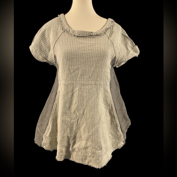 We The Free Light and Dark Gray Sunset City Top - Picture 4 of 10